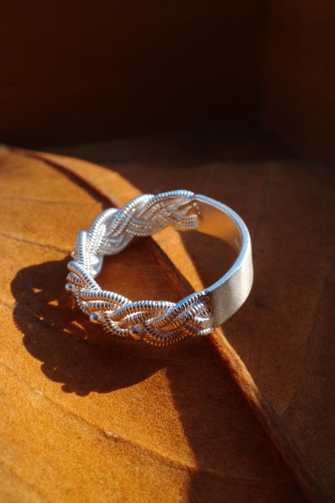 Circling Journey · Woven Wave Ring